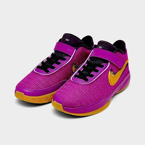 LITTLE KIDS' NIKE LEBRON 20 SE STRETCH LACE BASKETBALL SHOES Holiday Special - Picture 1 of 6